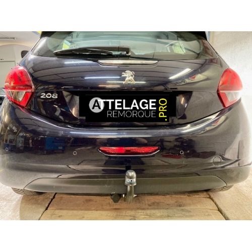 ATTELAGE PEUGEOT 208 2017 COL DE CYGNE BOSAL