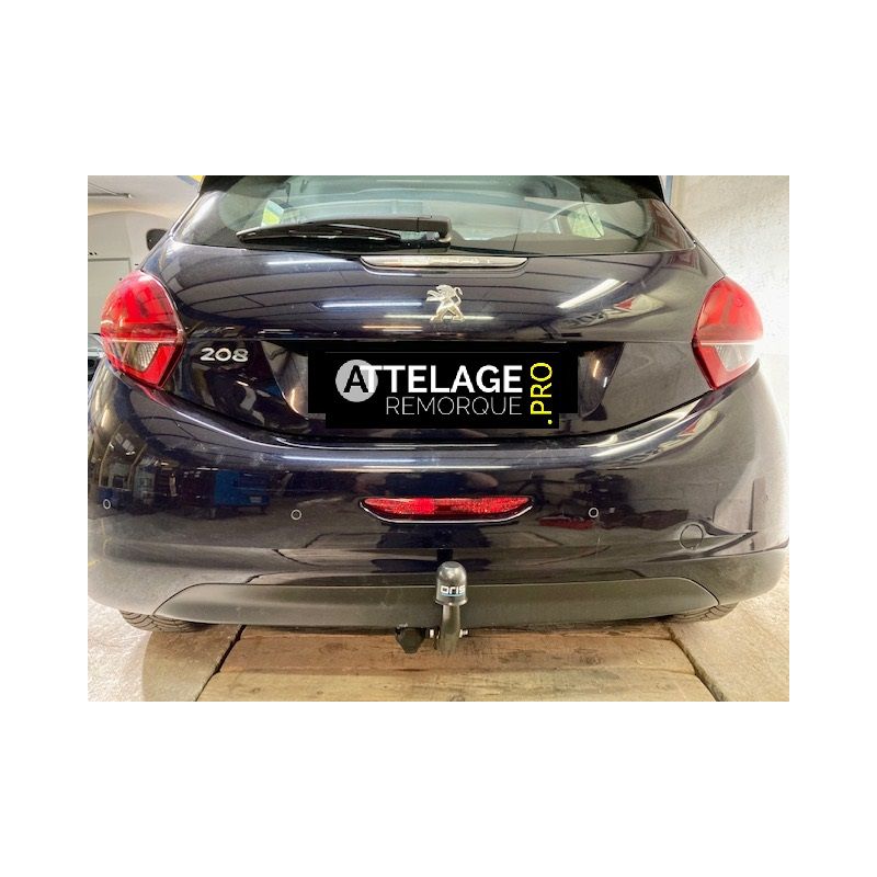 ATTELAGE PEUGEOT 208 2017 COL DE CYGNE BOSAL