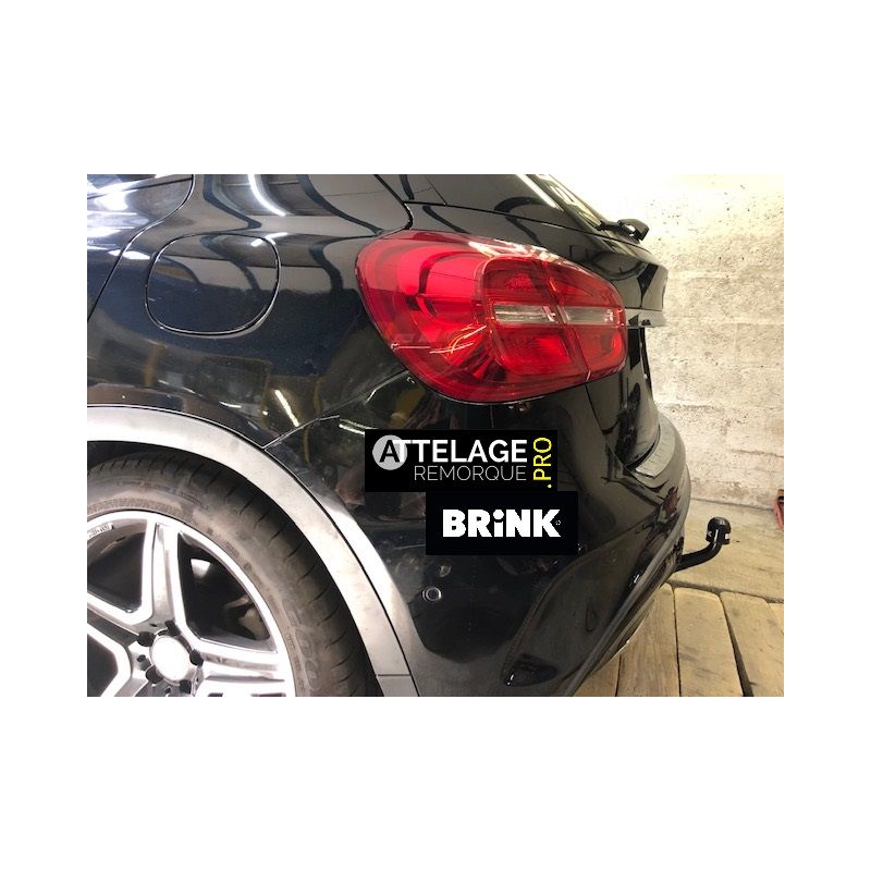 ATTELAGE MERCEDES GLA 2014 COL DE CYGNE BRINK / THULE