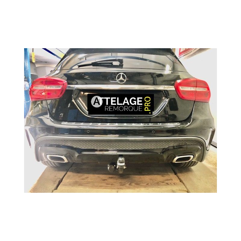 ATTELAGE MERCEDES GLA 2014 COL DE CYGNE BRINK / THULE