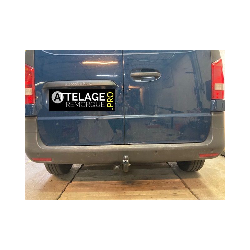 ATTELAGE MERCEDES VITO 3 COL DE CYGNE BOSAL