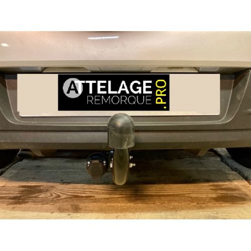 ATTELAGE RENAULT CLIO 4 COL DE CYGNE BOSAL