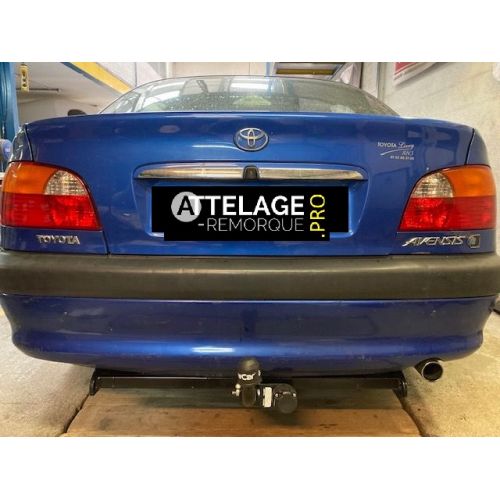 ATTELAGE TOYOTA AVENSIS BERLINE COL DE CYGNE ARAGON
