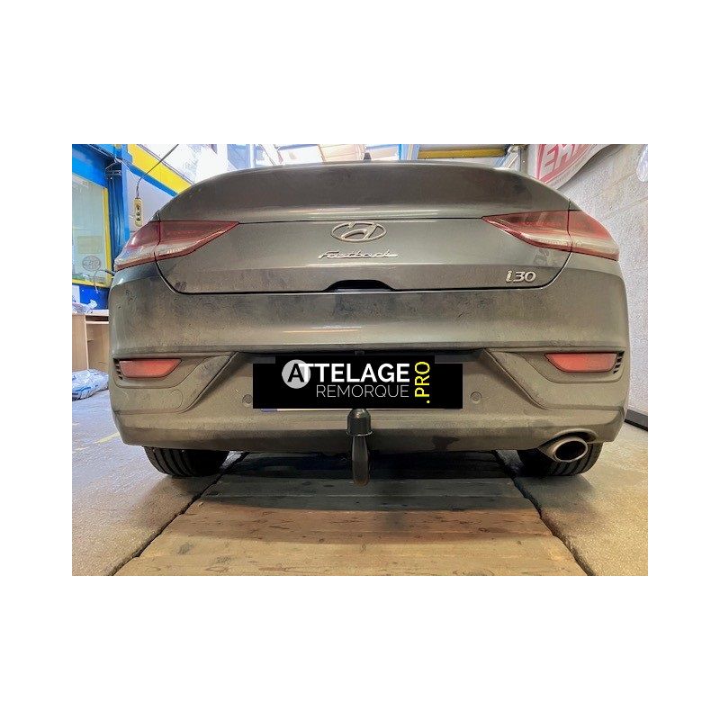 ATTELAGE HYUNDAI I30 FASTBACK COL DE CYGNE SIARR