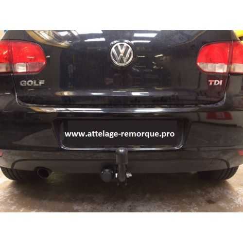 ATTELAGE VOLKSWAGEN GOLF IV BERLINE COL DE CYGNE BOSAL