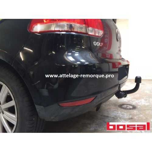 ATTELAGE VOLKSWAGEN GOLF IV BERLINE COL DE CYGNE BOSAL