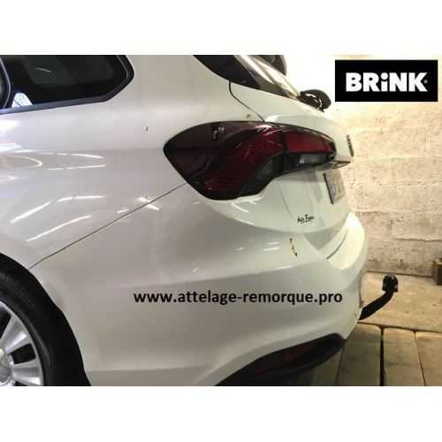 ATTELAGE FIAT TIPO BREAK SW COL DE CYGNE BRINK / THULE