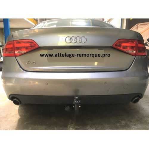 ATTELAGE AUDI A4 BERLINE 2009 COL DE CYGNE BOSAL