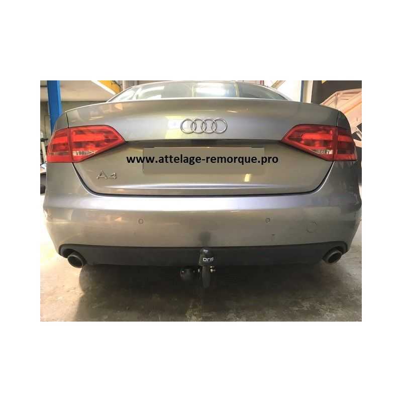 ATTELAGE AUDI A4 BERLINE 2009 COL DE CYGNE BOSAL