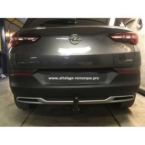 ATTELAGE OPEL GRANDLAND X COL DE CYGNE BOSAL