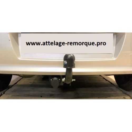 ATTELAGE RENAULT CLIO III COL DE CYGNE BOSAL