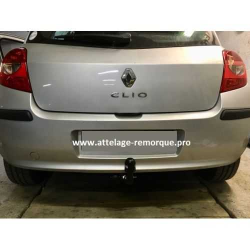 ATTELAGE RENAULT CLIO III COL DE CYGNE BOSAL