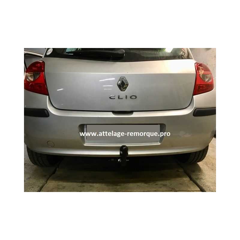ATTELAGE RENAULT CLIO III COL DE CYGNE BOSAL