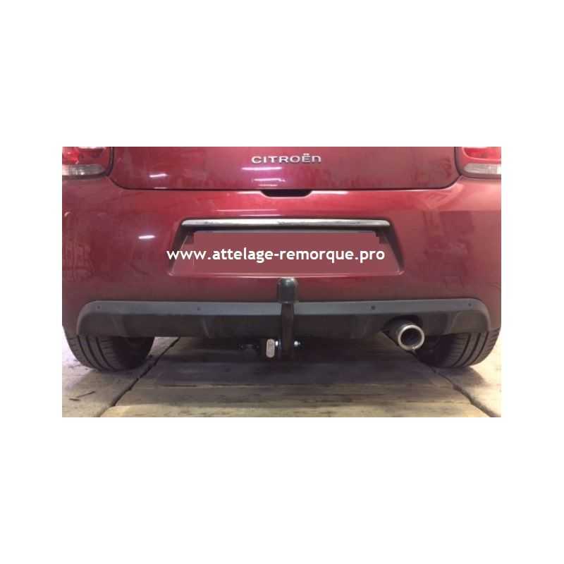 ATTELAGE DS AUTOMOBILES DS 3 BERLINE COL DE CYGNE BOSAL