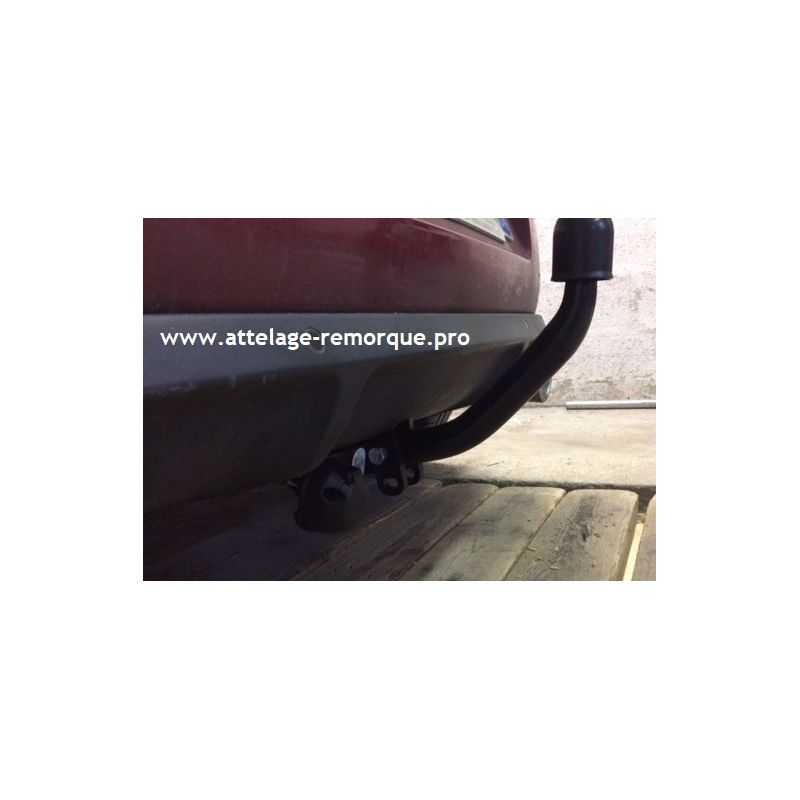 ATTELAGE DS AUTOMOBILES DS 3 BERLINE COL DE CYGNE BOSAL