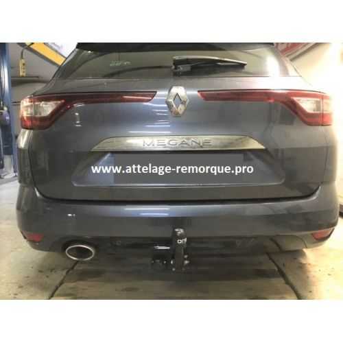 ATTELAGE RENAULT MEGANE IV BREAK COL DE CYGNE BOSAL