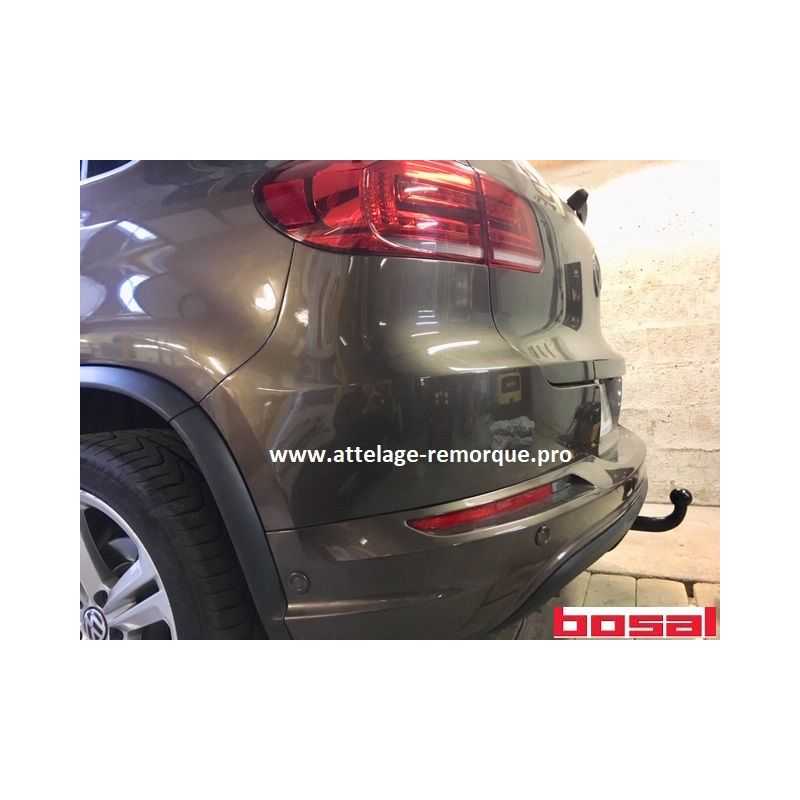 ATTELAGE VOLKSWAGEN TIGUAN 1 COL DE CYGNE BOSAL