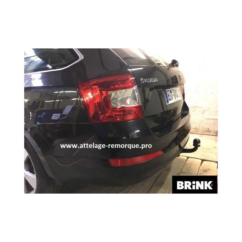 ATTELAGE SKODA OCTAVIA III COMBI BREAK COL DE CYGNE BRINK / THULE