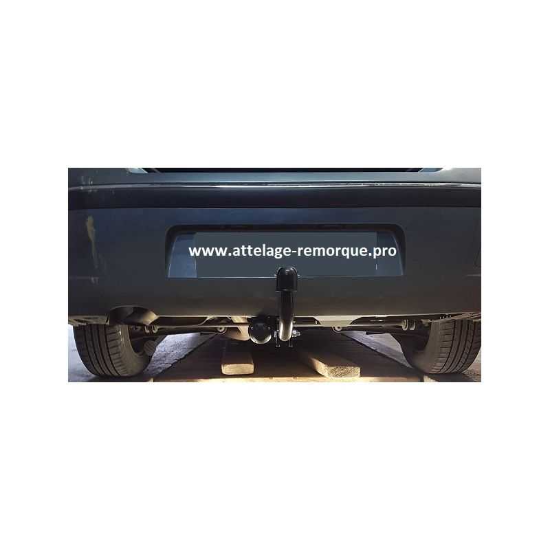 ATTELAGE PEUGEOT 407 BERLINE COL DE CYGNE BOSAL