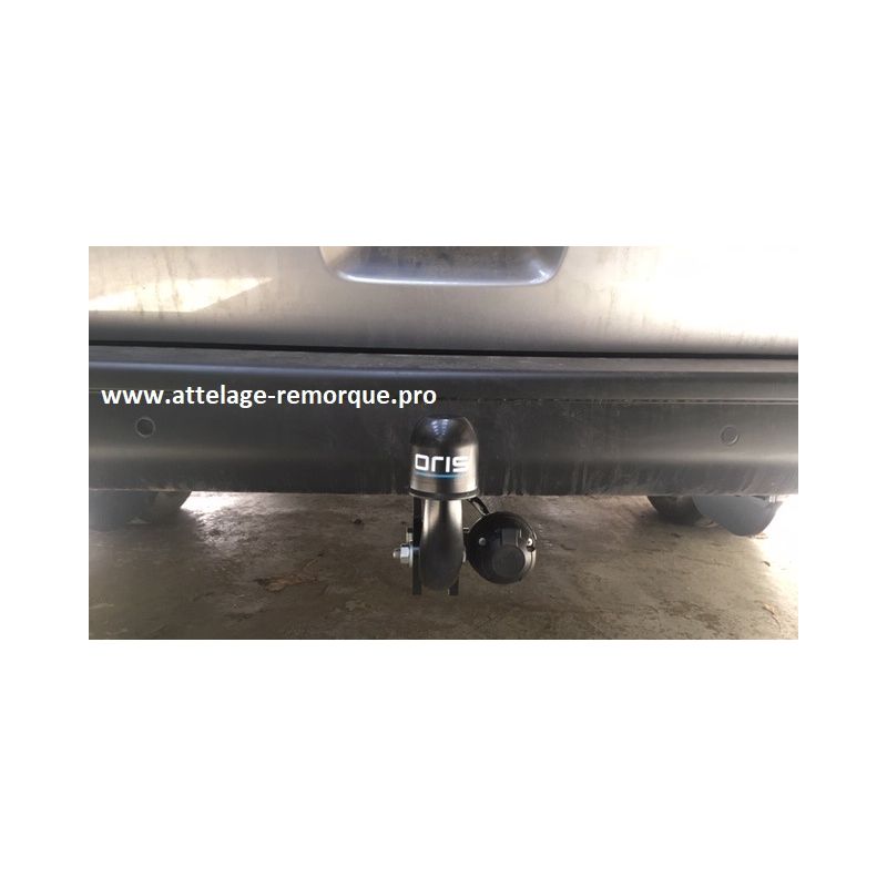 ATTELAGE PEUGEOT TRAVELLER 2020 COL DE CYGNE BOSAL