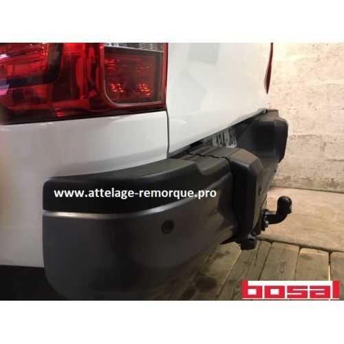 ATTELAGE TOYOTA HILUX 2015 ROTULE COUDEE BOSAL