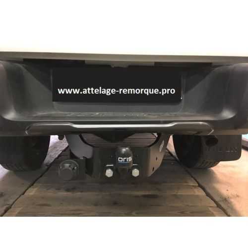 ATTELAGE TOYOTA HILUX 2015 ROTULE COUDEE BOSAL
