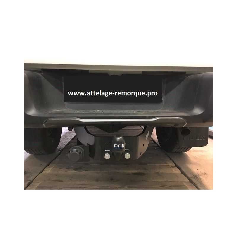 ATTELAGE TOYOTA HILUX 2015 ROTULE COUDEE BOSAL