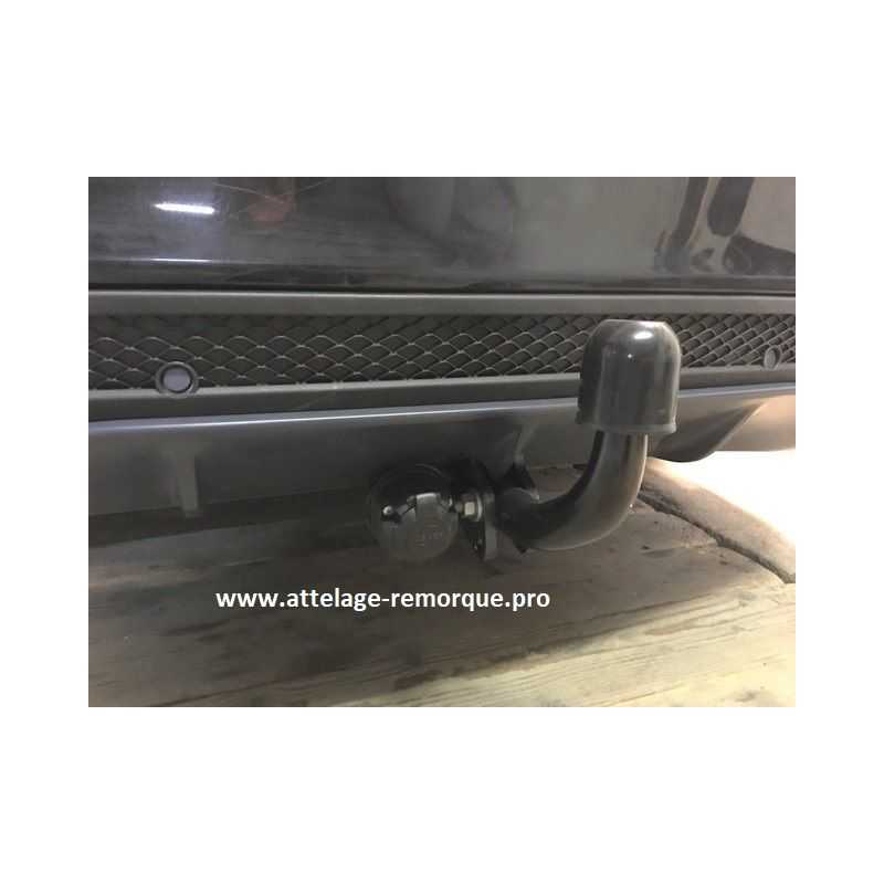 ATTELAGE MERCEDES CLASSE C W205 PACK AMG COL DE CYGNE BOSAL