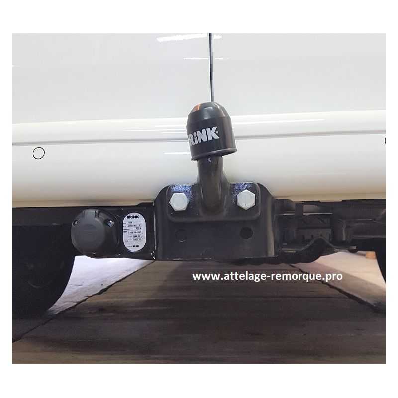 ATTELAGE VOLKSWAGEN TRANSPORTER 6 PLATINE BRINK