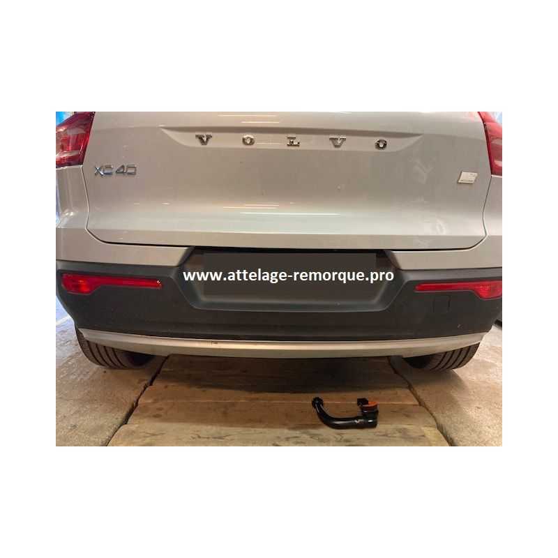 ATTELAGE VOLVO XC40 + HYBRIDE RDSO EN DIAGONAL BRINK THULE
