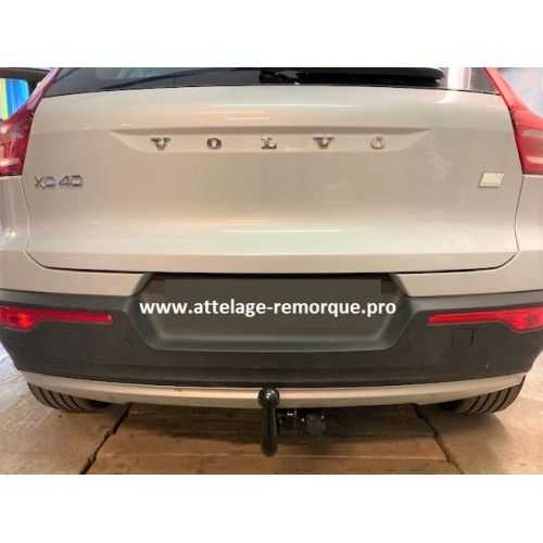 ATTELAGE VOLVO XC40 + HYBRIDE RDSO EN DIAGONAL BRINK THULE