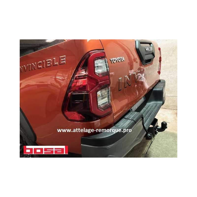 ATTELAGE TOYOTA HILUX 2021 ROTULE COUDEE BOSAL