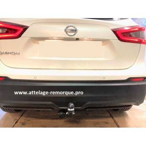 ATTELAGE NISSAN QASHQAI 2021 COL DE CYGNE BRINK / THULE