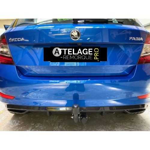 ATTELAGE SKODA FABIA 3 MONTE CARLO COL DE CYGNE BOSAL