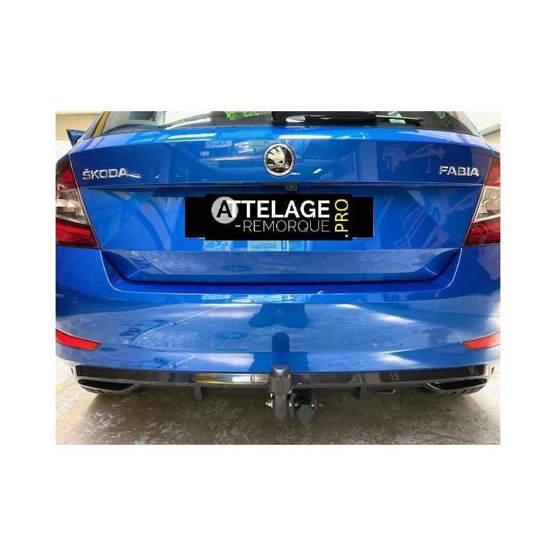 ATTELAGE SKODA FABIA 3 MONTE CARLO COL DE CYGNE BOSAL