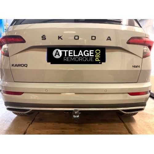 ATTELAGE SKODA KAROQ COL DE CYGNE BOSAL