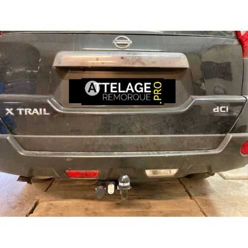 ATTELAGE NISSAN X-TRAIL T31 2013 COL DE CYGNE BRINK / THULE