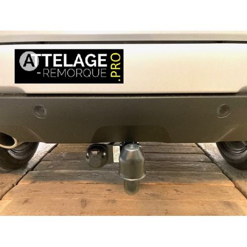 ATTELAGE DACIA DUSTER 2022 COL DE CYGNE BOSAL