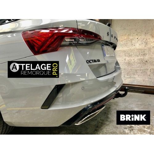 ATTELAGE SKODA OCTAVIA 5 COMBI RS 2021 COL DE CYGNE BRINK / THULE